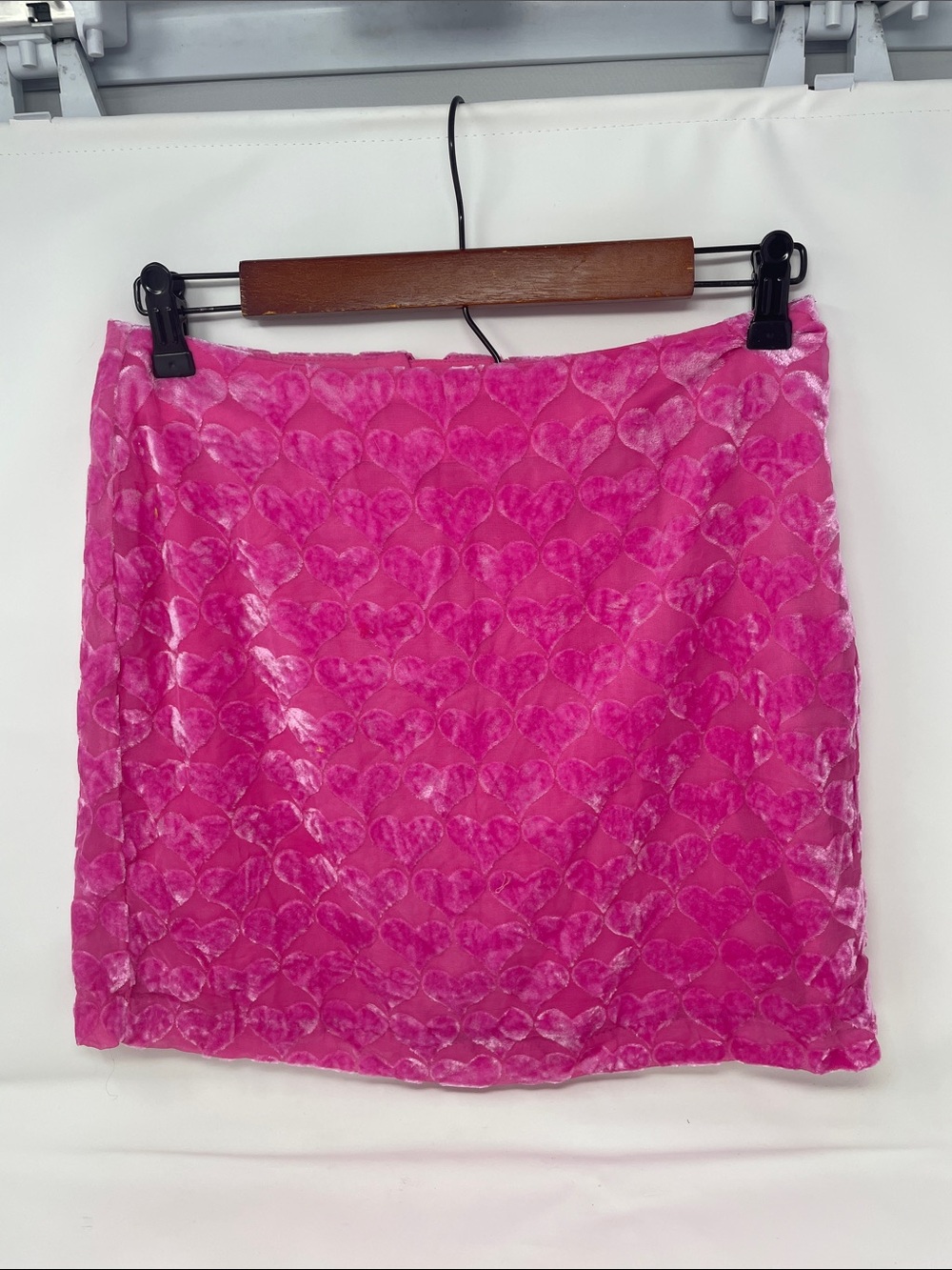 Cupcakes And Cashmere Hot Pink Heart-Texture Velvet Mini Skirt Size 2